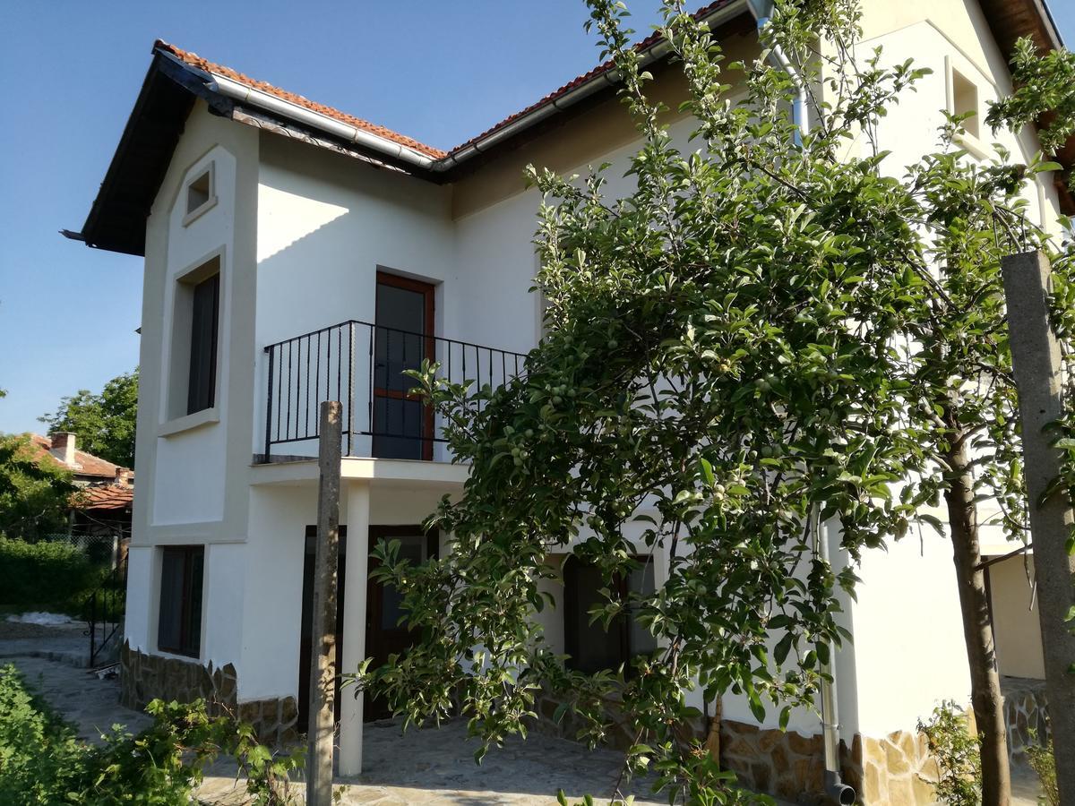 Popovi Koshari Guest House Dolno Panicherevo Exterior foto